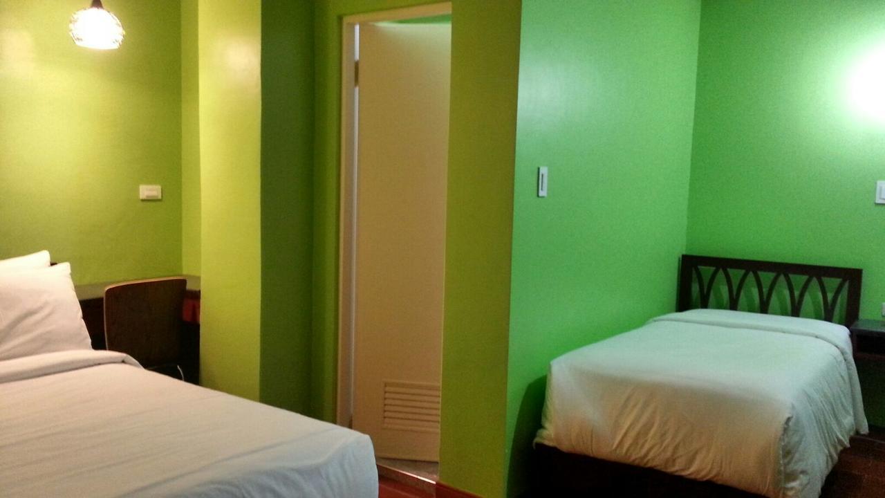 Tinhat Halal حلال Certified Boutique Hotel And Restaurant Davao City Exteriör bild