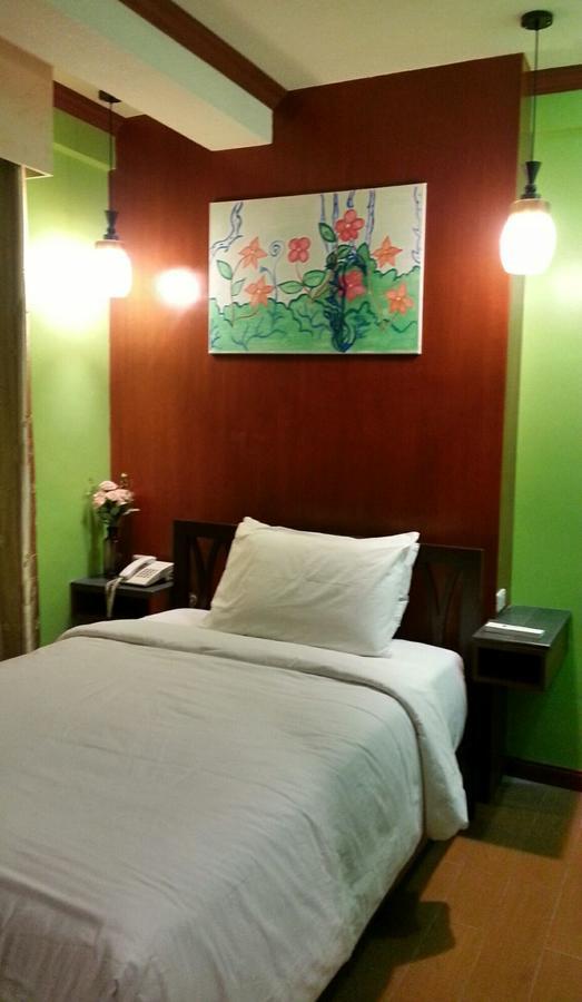 Tinhat Halal حلال Certified Boutique Hotel And Restaurant Davao City Exteriör bild