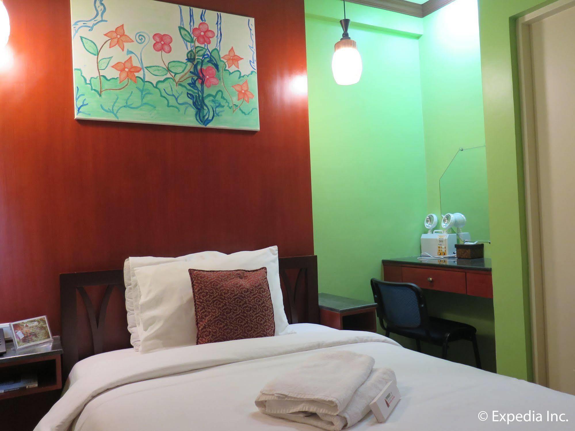 Tinhat Halal حلال Certified Boutique Hotel And Restaurant Davao City Exteriör bild